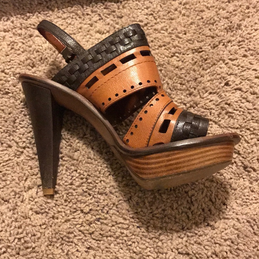 7 For All Mankind brown and tan platform sandal - Picture 3 of 5